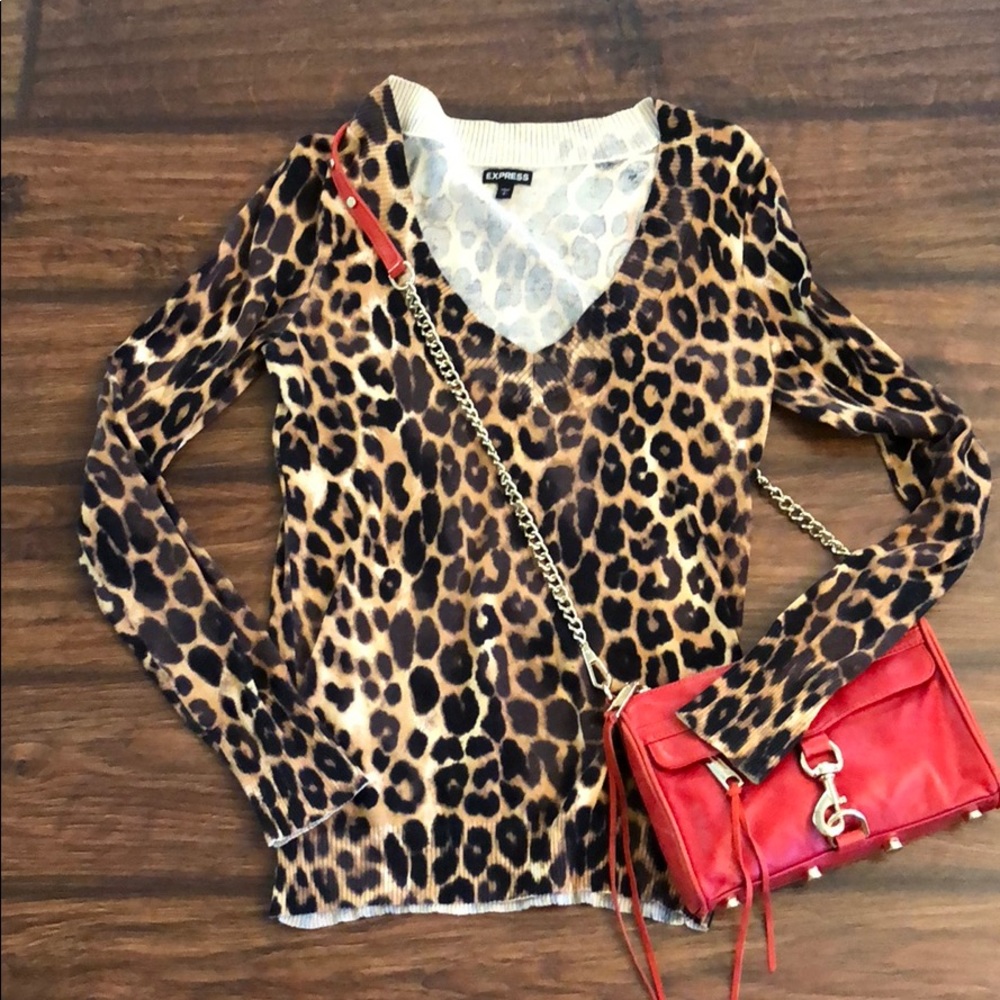ON TREND Express Leopard Sweater
